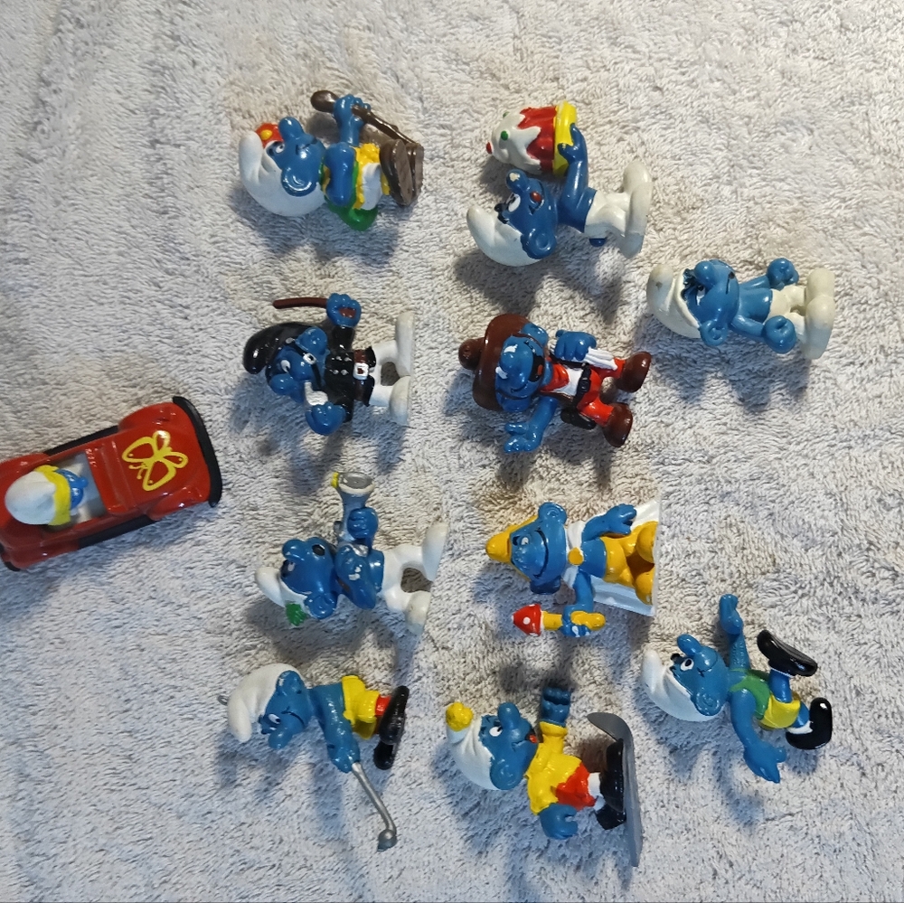 Vintage Smurfs PVC Figures Lot - Set of 11 with Cosmetic Wear L1A collection o